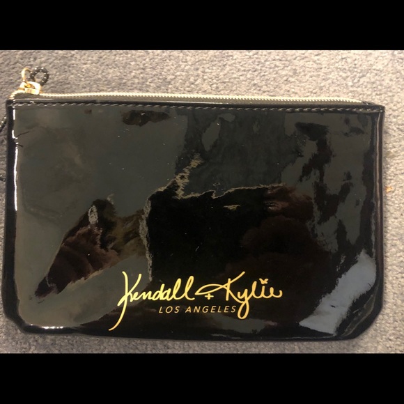 New Kendall & Kylie makeup case - Picture 3 of 5